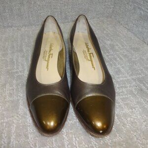 Salvatore Ferragamo Women's Size 9 4A US Gold Metallic Leather Slip on Shoes